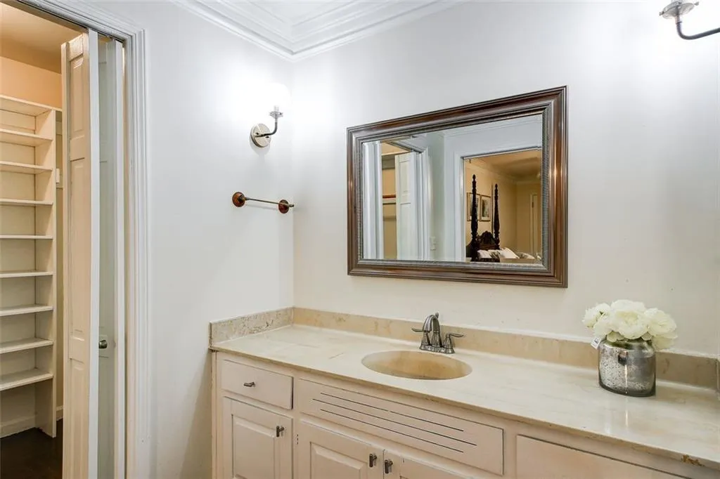 905 Edgewater Trail, Sandy Springs, Georgia 30328, 5 Bedrooms Bedrooms, ,4 BathroomsBathrooms,Residential,Sold,905 Edgewater Trail,7227748