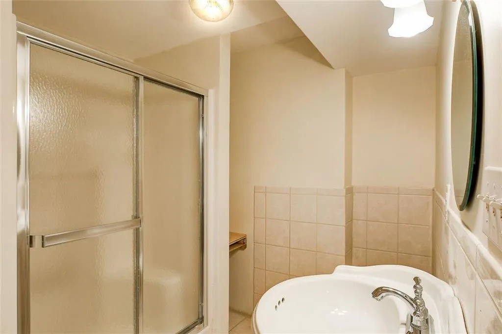 905 Edgewater Trail, Sandy Springs, Georgia 30328, 5 Bedrooms Bedrooms, ,4 BathroomsBathrooms,Residential,Sold,905 Edgewater Trail,7227748