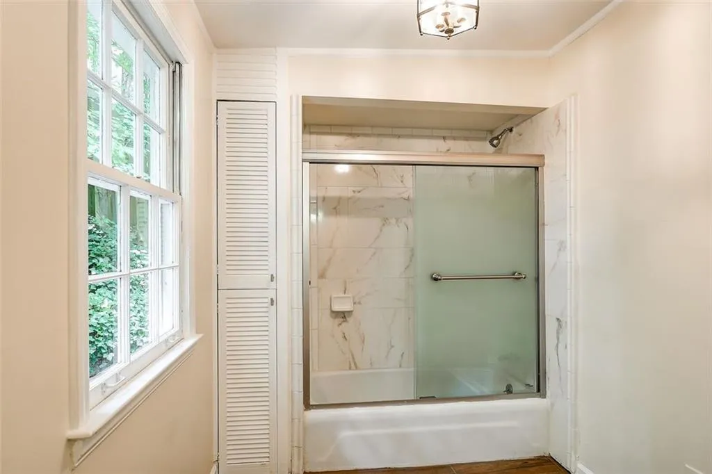 905 Edgewater Trail, Sandy Springs, Georgia 30328, 5 Bedrooms Bedrooms, ,4 BathroomsBathrooms,Residential,Sold,905 Edgewater Trail,7227748