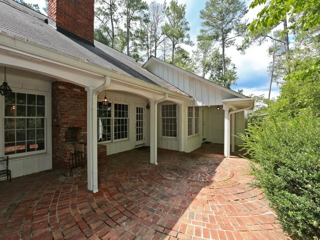 825 N Island Drive, Sandy Springs, Georgia 30327, 5 Bedrooms Bedrooms, ,3 BathroomsBathrooms,Residential,Sold,825 N Island Drive,5733180
