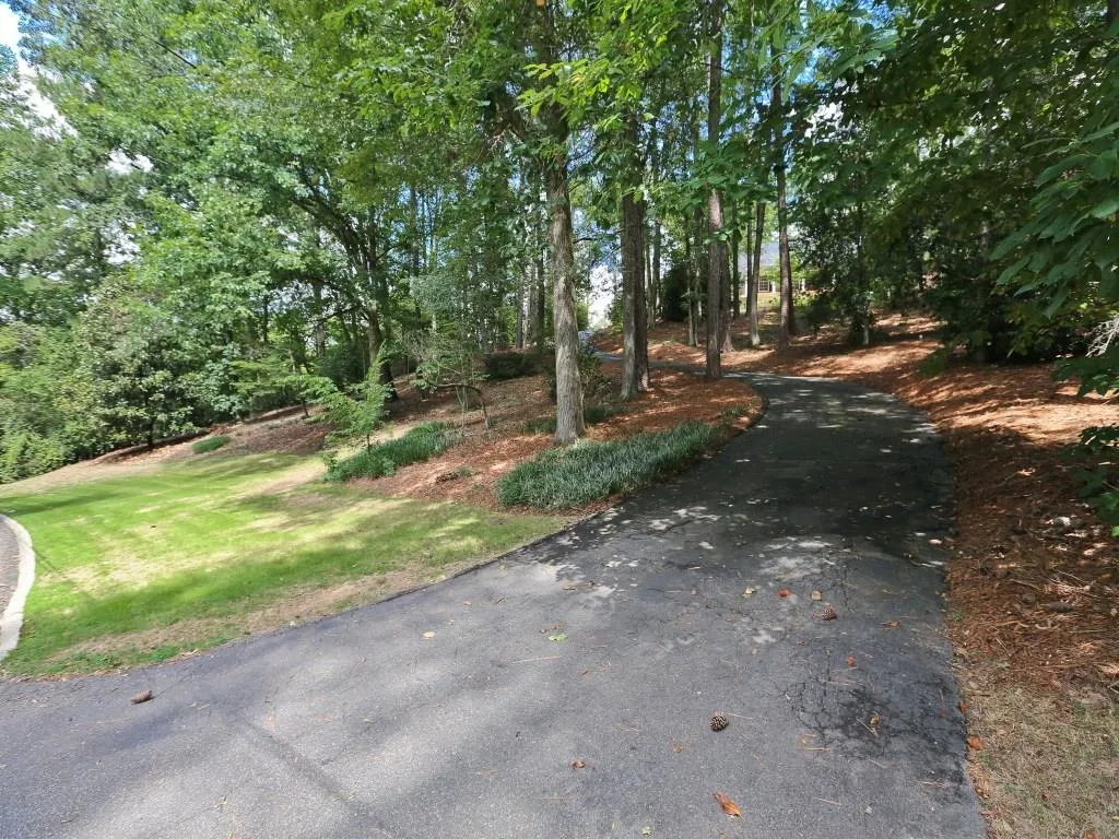 825 N Island Drive, Sandy Springs, Georgia 30327, 5 Bedrooms Bedrooms, ,3 BathroomsBathrooms,Residential,Sold,825 N Island Drive,5733180