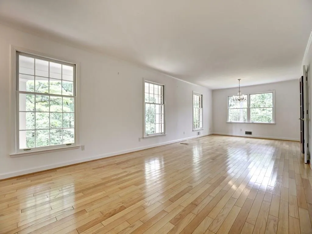 825 N Island Drive, Sandy Springs, Georgia 30327, 5 Bedrooms Bedrooms, ,3 BathroomsBathrooms,Residential,Sold,825 N Island Drive,5733180