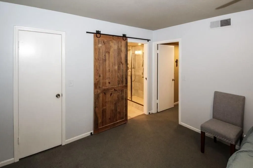 6851 Roswell Road Unit E9, Sandy Springs, Georgia 30328, 3 Bedrooms Bedrooms, ,2 BathroomsBathrooms,Residential,Sold,6851 Roswell Road Unit E9,6117730