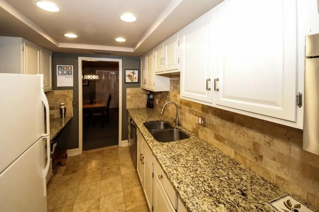 6851 Roswell Road Unit E9, Sandy Springs, Georgia 30328, 3 Bedrooms Bedrooms, ,2 BathroomsBathrooms,Residential,Sold,6851 Roswell Road Unit E9,6117730