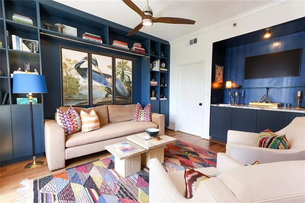 Living Room 2/ Home Office