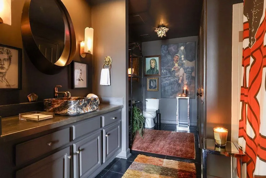 Full Bathroom