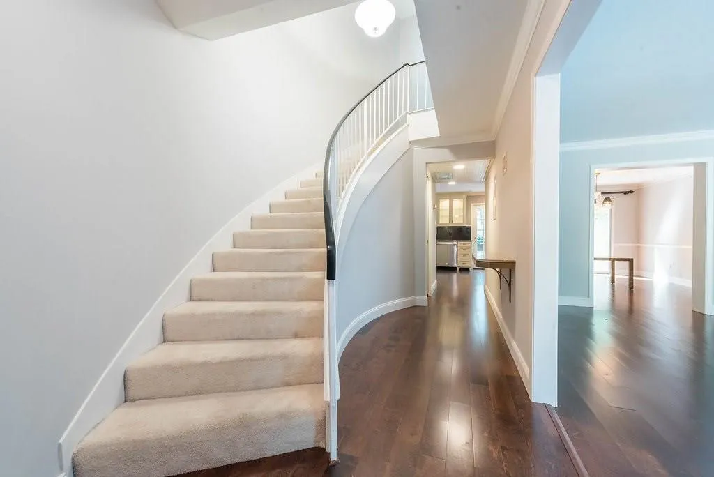 5400 Roswell Road Unit J3, Atlanta, Georgia 30342, 3 Bedrooms Bedrooms, ,2 BathroomsBathrooms,Residential,Sold,5400 Roswell Road Unit J3,5918861