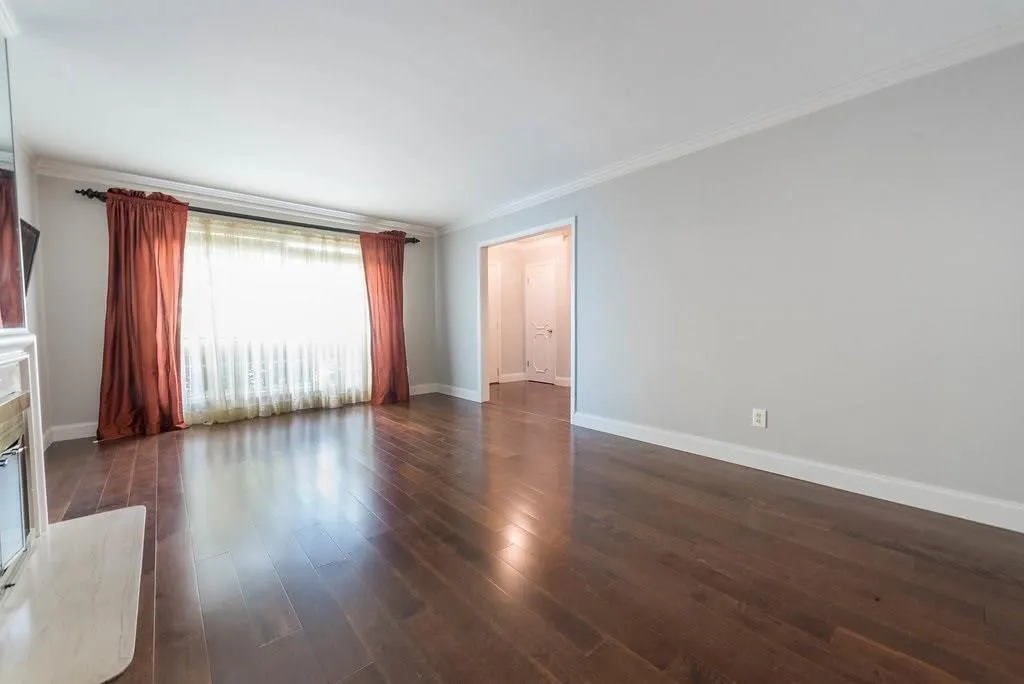 5400 Roswell Road Unit J3, Atlanta, Georgia 30342, 3 Bedrooms Bedrooms, ,2 BathroomsBathrooms,Residential,Sold,5400 Roswell Road Unit J3,5918861
