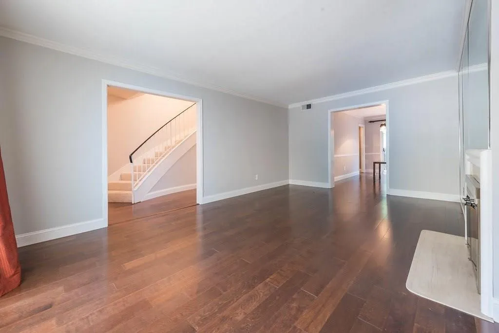 5400 Roswell Road Unit J3, Atlanta, Georgia 30342, 3 Bedrooms Bedrooms, ,2 BathroomsBathrooms,Residential,Sold,5400 Roswell Road Unit J3,5918861