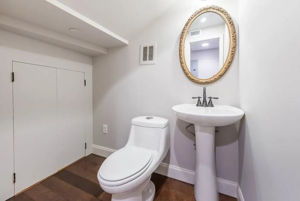 5400 Roswell Road Unit J3, Atlanta, Georgia 30342, 3 Bedrooms Bedrooms, ,2 BathroomsBathrooms,Residential,Sold,5400 Roswell Road Unit J3,5918861