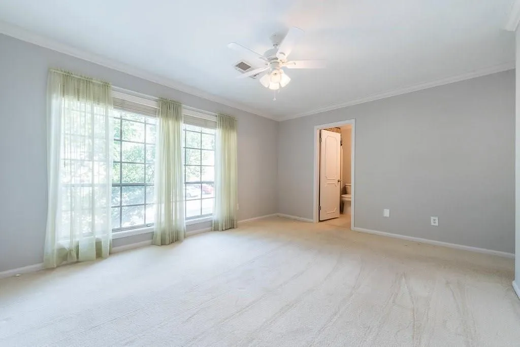 5400 Roswell Road Unit J3, Atlanta, Georgia 30342, 3 Bedrooms Bedrooms, ,2 BathroomsBathrooms,Residential,Sold,5400 Roswell Road Unit J3,5918861