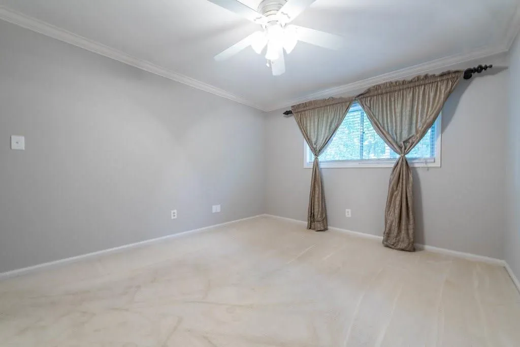 5400 Roswell Road Unit J3, Atlanta, Georgia 30342, 3 Bedrooms Bedrooms, ,2 BathroomsBathrooms,Residential,Sold,5400 Roswell Road Unit J3,5918861