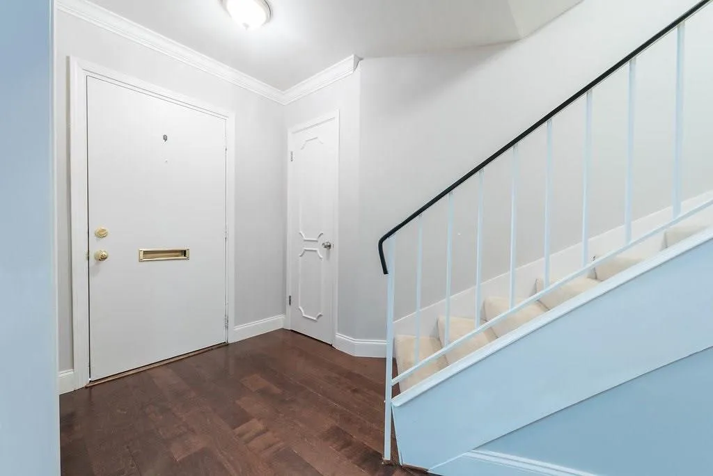 5400 Roswell Road Unit J3, Atlanta, Georgia 30342, 3 Bedrooms Bedrooms, ,2 BathroomsBathrooms,Residential,Sold,5400 Roswell Road Unit J3,5918861
