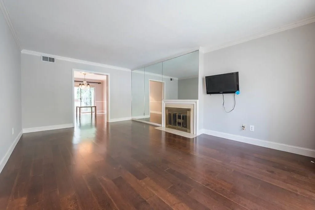 5400 Roswell Road Unit J3, Atlanta, Georgia 30342, 3 Bedrooms Bedrooms, ,2 BathroomsBathrooms,Residential,Sold,5400 Roswell Road Unit J3,5918861