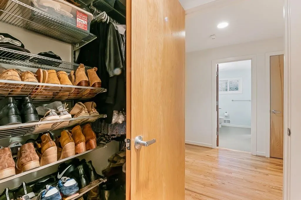 245 Colewood Way, Sandy Springs, Georgia 30328, 4 Bedrooms Bedrooms, ,2 BathroomsBathrooms,Residential,Sold,245 Colewood Way,6803110