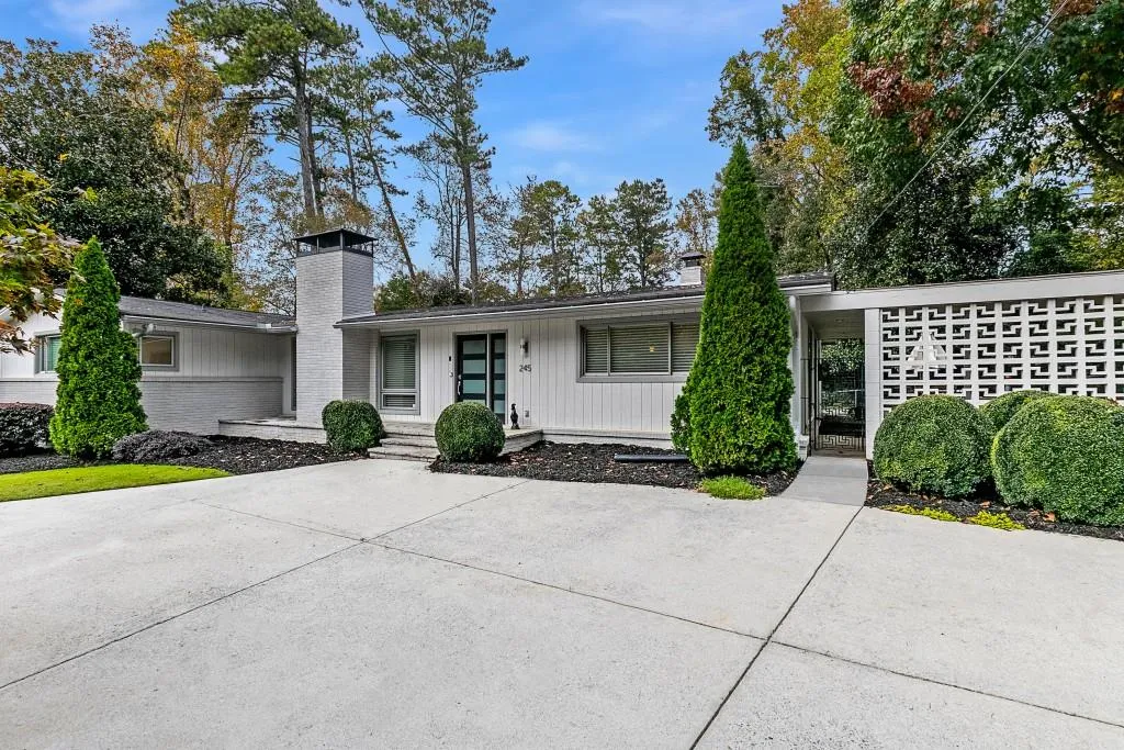 245 Colewood Way, Sandy Springs, Georgia 30328, 4 Bedrooms Bedrooms, ,2 BathroomsBathrooms,Residential,Sold,245 Colewood Way,6803110