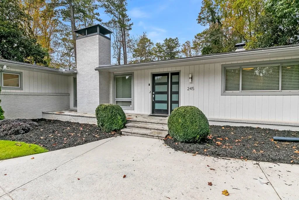 245 Colewood Way, Sandy Springs, Georgia 30328, 4 Bedrooms Bedrooms, ,2 BathroomsBathrooms,Residential,Sold,245 Colewood Way,6803110