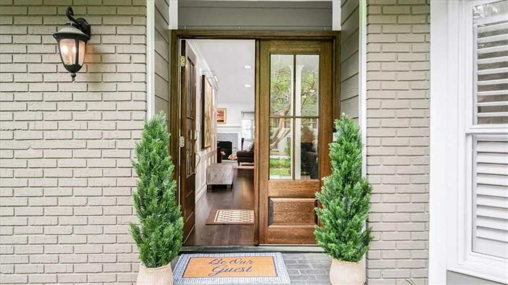 240 River Springs Drive, Sandy Springs, Georgia 30328, 5 Bedrooms Bedrooms, ,4 BathroomsBathrooms,Residential,Sold,240 River Springs Drive,7358203
