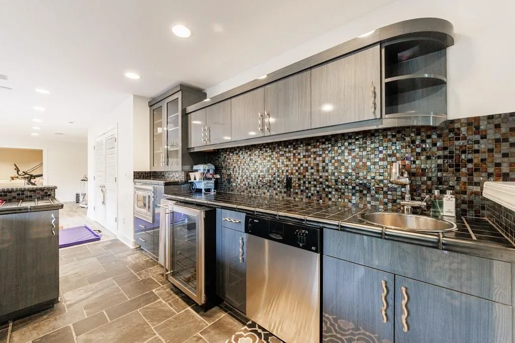 110 Crestwicke Trace, Atlanta, Georgia 30319, 6 Bedrooms Bedrooms, ,5 BathroomsBathrooms,Residential,Sold,110 Crestwicke Trace,7517141