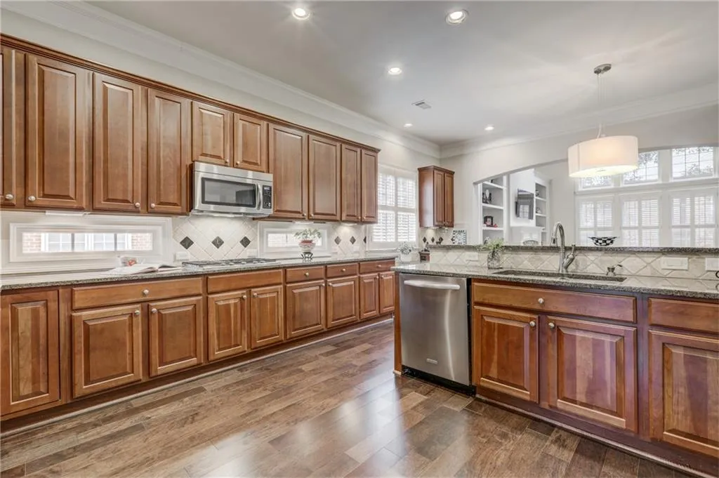 445 Wembley Circle, Sandy Springs, Georgia 30328, 4 Bedrooms Bedrooms, ,3 BathroomsBathrooms,Residential,Sold,445 Wembley Circle,6519427