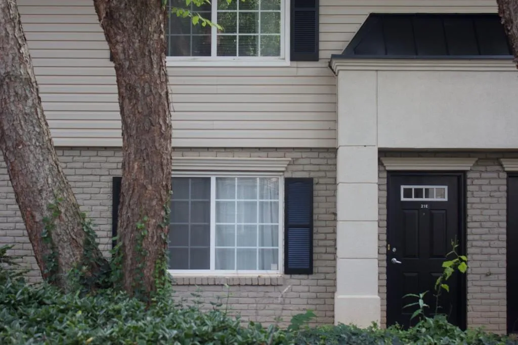 6940 Roswell Road Ne Unit 21e, Atlanta, Georgia 30328, 2 Bedrooms Bedrooms, ,1 BathroomBathrooms,Residential,Sold,6940 Roswell Road Ne Unit 21e,5876909