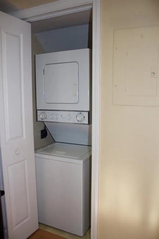 6940 Roswell Road Ne Unit 21e, Atlanta, Georgia 30328, 2 Bedrooms Bedrooms, ,1 BathroomBathrooms,Residential,Sold,6940 Roswell Road Ne Unit 21e,5876909