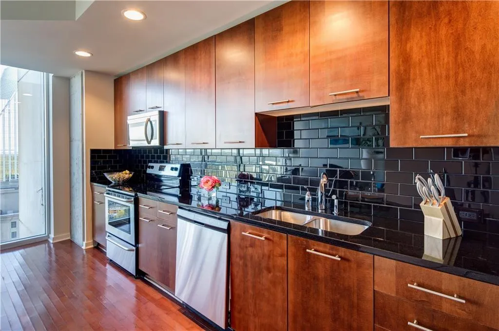 3324 Peachtree Road Ne Unit 2816, Atlanta, Georgia 30326, 1 Bedroom Bedrooms, ,1 BathroomBathrooms,Residential,Sold,3324 Peachtree Road Ne Unit 2816,5829398
