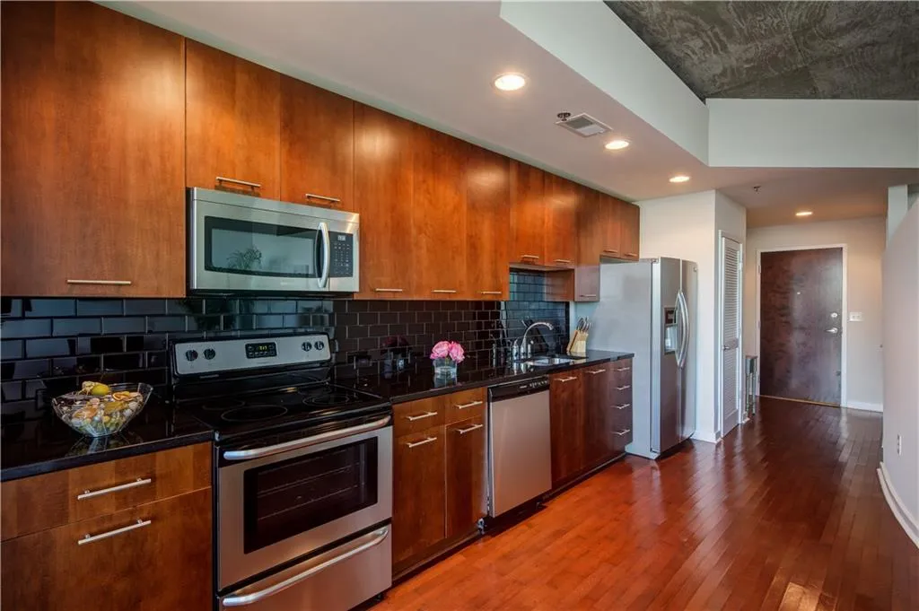 3324 Peachtree Road Ne Unit 2816, Atlanta, Georgia 30326, 1 Bedroom Bedrooms, ,1 BathroomBathrooms,Residential,Sold,3324 Peachtree Road Ne Unit 2816,5829398