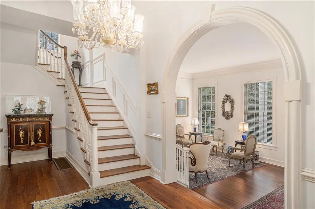 7 W Andrews Drive Nw, Atlanta, Georgia 30305, 5 Bedrooms Bedrooms, ,4 BathroomsBathrooms,Residential,For Sale,7 W Andrews Drive Nw,7518310