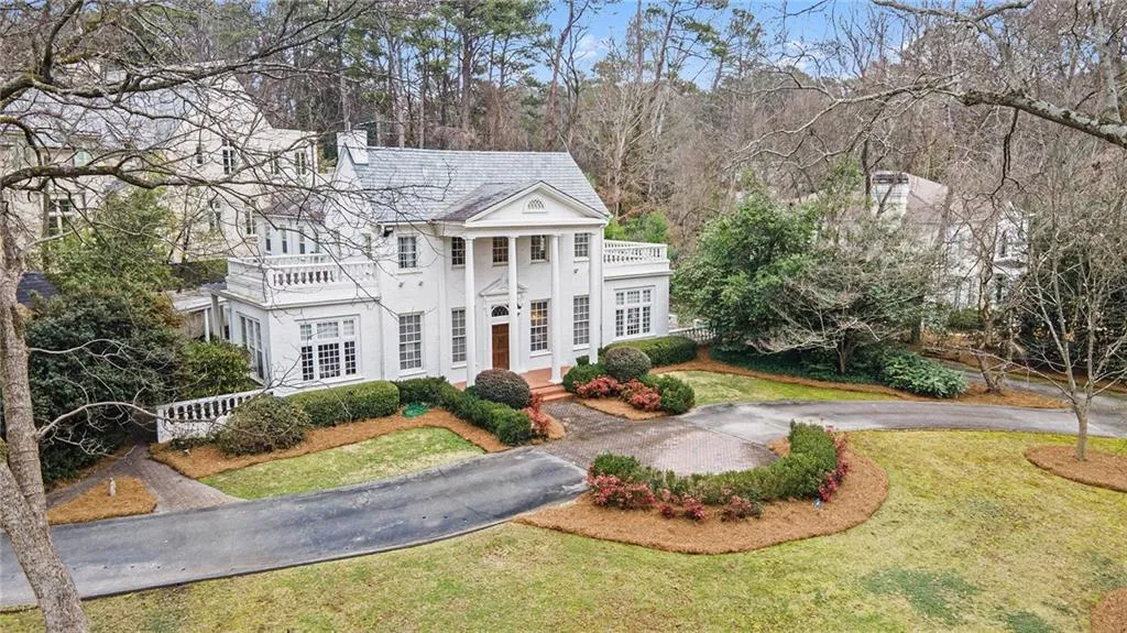 7 W Andrews Drive Nw, Atlanta, Georgia 30305, 5 Bedrooms Bedrooms, ,4 BathroomsBathrooms,Residential,For Sale,7 W Andrews Drive Nw,7518310