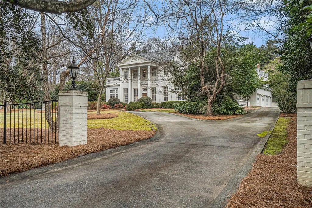 7 W Andrews Drive Nw, Atlanta, Georgia 30305, 5 Bedrooms Bedrooms, ,4 BathroomsBathrooms,Residential,For Sale,7 W Andrews Drive Nw,7518310