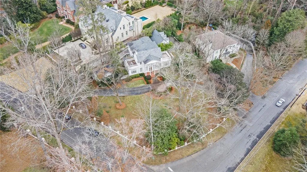 7 W Andrews Drive Nw, Atlanta, Georgia 30305, 5 Bedrooms Bedrooms, ,4 BathroomsBathrooms,Residential,For Sale,7 W Andrews Drive Nw,7518310