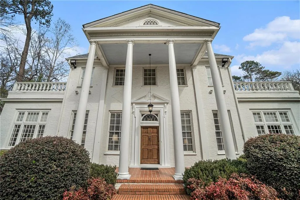 7 W Andrews Drive Nw, Atlanta, Georgia 30305, 5 Bedrooms Bedrooms, ,4 BathroomsBathrooms,Residential,For Sale,7 W Andrews Drive Nw,7518310