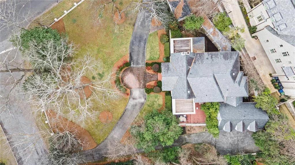 7 W Andrews Drive Nw, Atlanta, Georgia 30305, 5 Bedrooms Bedrooms, ,4 BathroomsBathrooms,Residential,For Sale,7 W Andrews Drive Nw,7518310