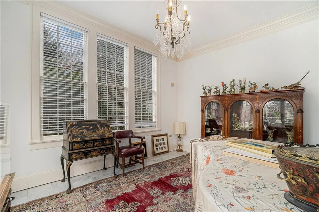 7 W Andrews Drive Nw, Atlanta, Georgia 30305, 5 Bedrooms Bedrooms, ,4 BathroomsBathrooms,Residential,For Sale,7 W Andrews Drive Nw,7518310