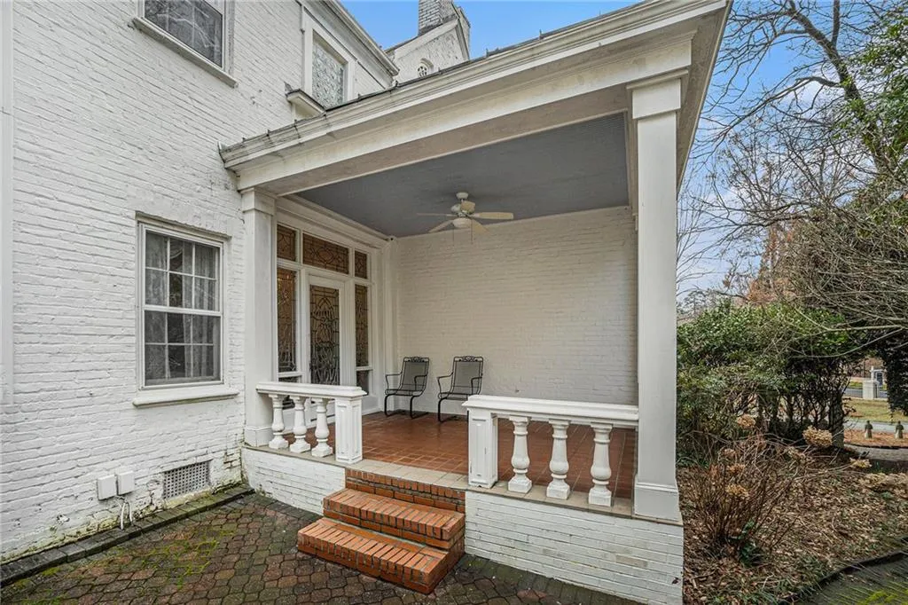 7 W Andrews Drive Nw, Atlanta, Georgia 30305, 5 Bedrooms Bedrooms, ,4 BathroomsBathrooms,Residential,For Sale,7 W Andrews Drive Nw,7518310