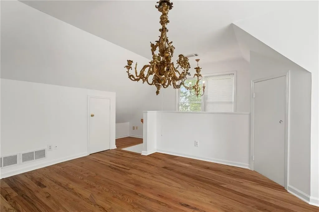 7 W Andrews Drive Nw, Atlanta, Georgia 30305, 5 Bedrooms Bedrooms, ,4 BathroomsBathrooms,Residential,For Sale,7 W Andrews Drive Nw,7518310
