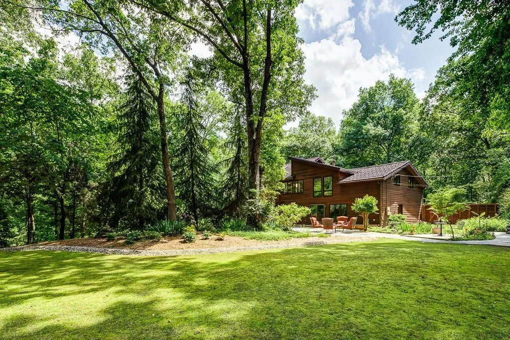 7950 Innsbruck Drive, Sandy Springs, Georgia 30350, 4 Bedrooms Bedrooms, ,2 BathroomsBathrooms,Residential,Sold,7950 Innsbruck Drive,5687623