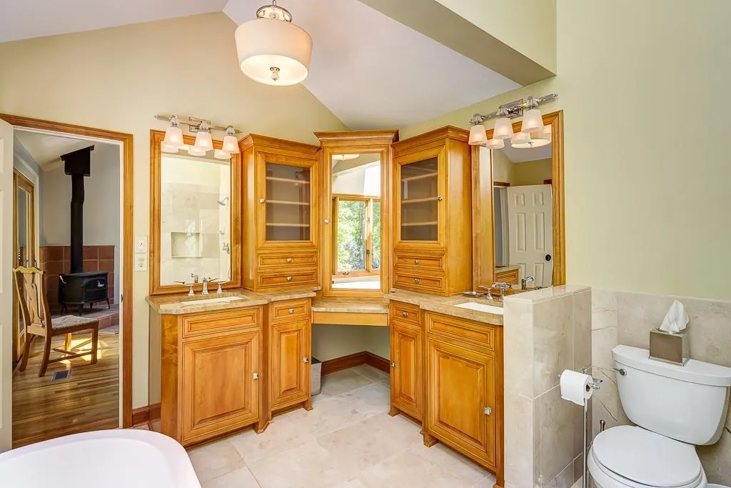 7950 Innsbruck Drive, Sandy Springs, Georgia 30350, 4 Bedrooms Bedrooms, ,2 BathroomsBathrooms,Residential,Sold,7950 Innsbruck Drive,5687623