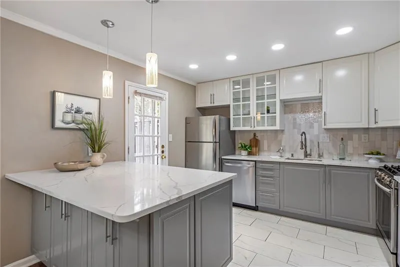10 Market Square Place Nw, Atlanta, Georgia 30318, 2 Bedrooms Bedrooms, 0 ,2 BathroomsBathrooms,Residential,For Sale,10 Market Square Place Nw,7838641
