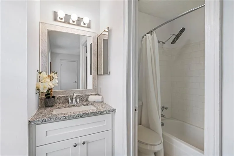 10 Market Square Place Nw, Atlanta, Georgia 30318, 2 Bedrooms Bedrooms, 0 ,2 BathroomsBathrooms,Residential,For Sale,10 Market Square Place Nw,7838641