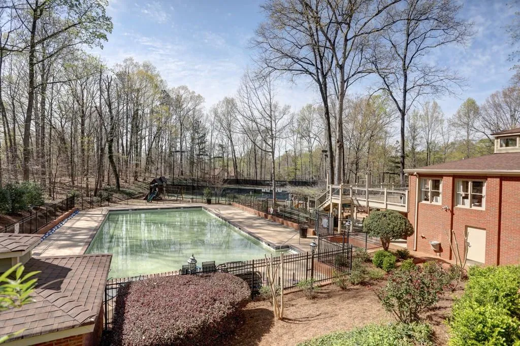 8205 Sullivan Hill Road, Sandy Springs, Georgia 30350, 5 Bedrooms Bedrooms, ,4 BathroomsBathrooms,Residential,Sold,8205 Sullivan Hill Road,6529096