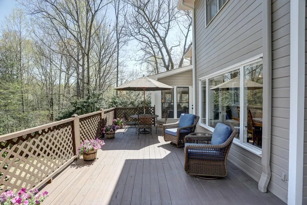 8205 Sullivan Hill Road, Sandy Springs, Georgia 30350, 5 Bedrooms Bedrooms, ,4 BathroomsBathrooms,Residential,Sold,8205 Sullivan Hill Road,6529096
