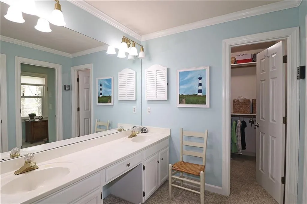 5646 River Oaks Place Unit 8, Sandy Springs, Georgia 30327, 5 Bedrooms Bedrooms, ,3 BathroomsBathrooms,Residential,Sold,5646 River Oaks Place Unit 8,6868511