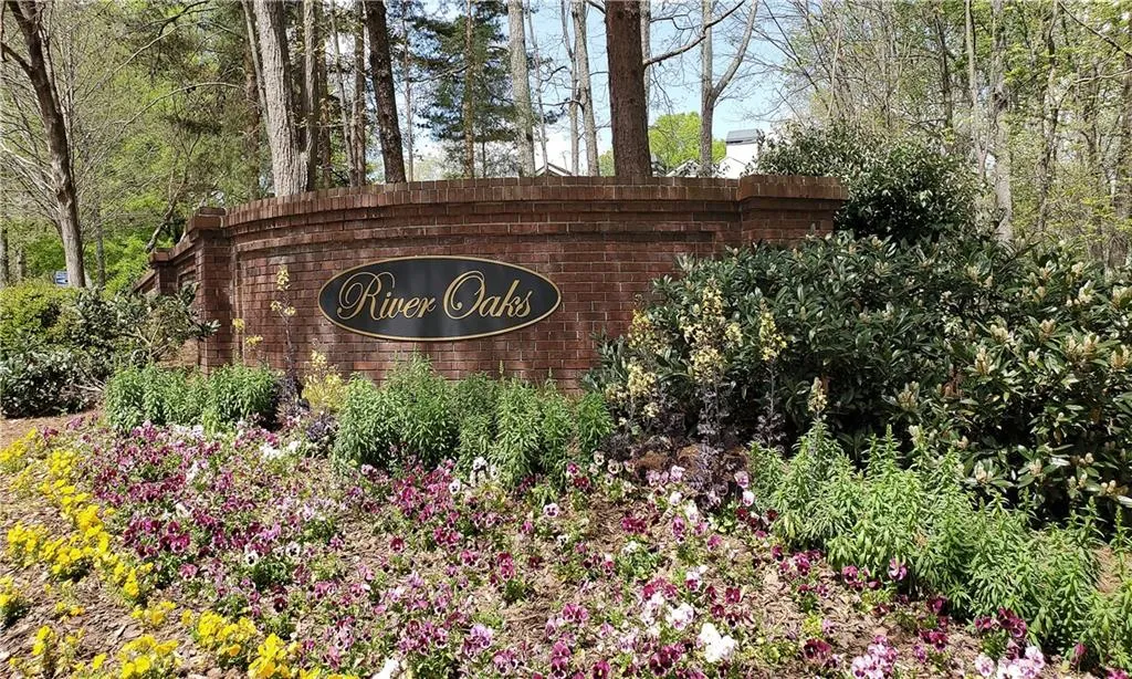 5646 River Oaks Place Unit 8, Sandy Springs, Georgia 30327, 5 Bedrooms Bedrooms, ,3 BathroomsBathrooms,Residential,Sold,5646 River Oaks Place Unit 8,6868511