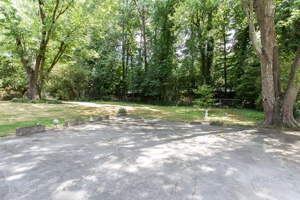 705 Glenforest Road, Sandy Springs, Georgia 30328, 3 Bedrooms Bedrooms, ,2 BathroomsBathrooms,Residential,Sold,705 Glenforest Road,5721739