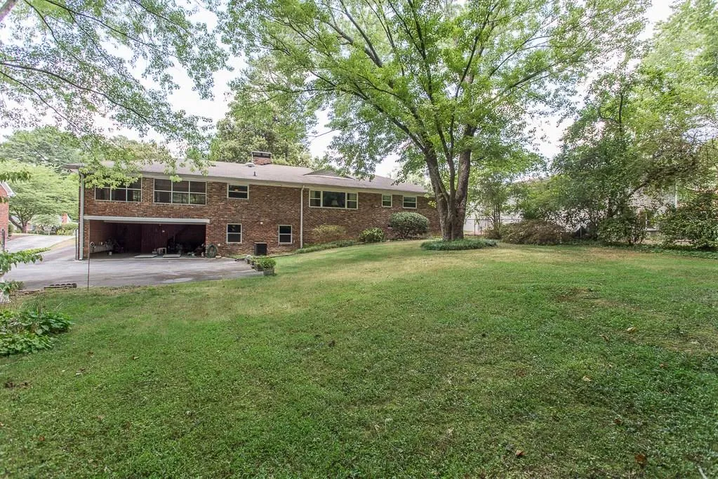 705 Glenforest Road, Sandy Springs, Georgia 30328, 3 Bedrooms Bedrooms, ,2 BathroomsBathrooms,Residential,Sold,705 Glenforest Road,5721739