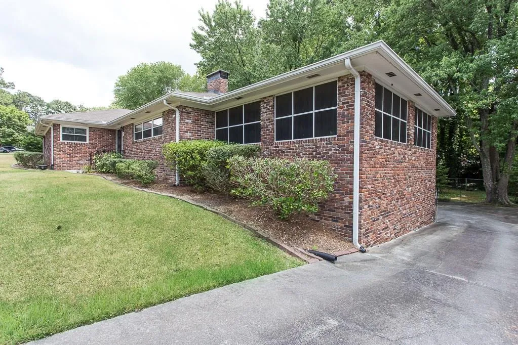 705 Glenforest Road, Sandy Springs, Georgia 30328, 3 Bedrooms Bedrooms, ,2 BathroomsBathrooms,Residential,Sold,705 Glenforest Road,5721739
