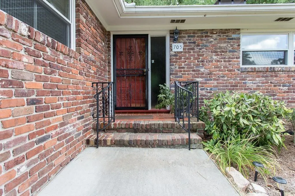 705 Glenforest Road, Sandy Springs, Georgia 30328, 3 Bedrooms Bedrooms, ,2 BathroomsBathrooms,Residential,Sold,705 Glenforest Road,5721739