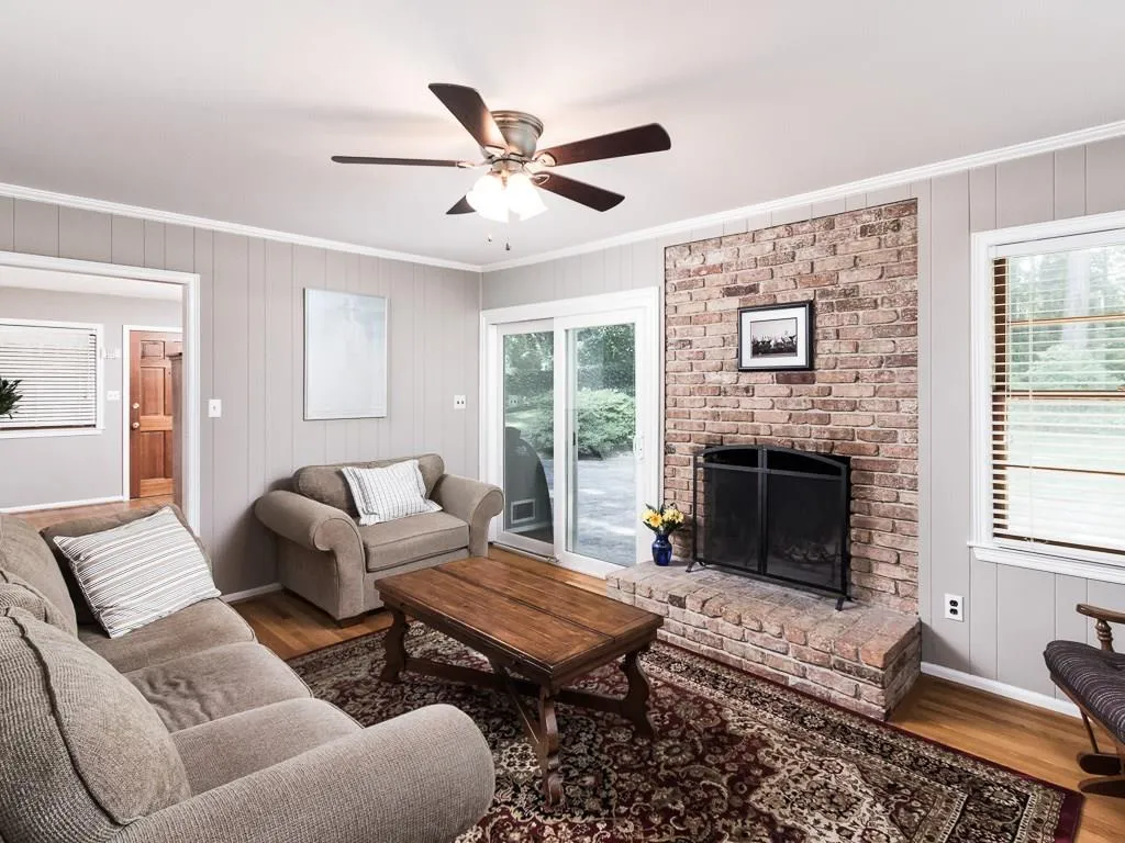 5710 Kayron Drive, Sandy Springs, Georgia 30328, 3 Bedrooms Bedrooms, ,2 BathroomsBathrooms,Residential,Sold,5710 Kayron Drive,5881081